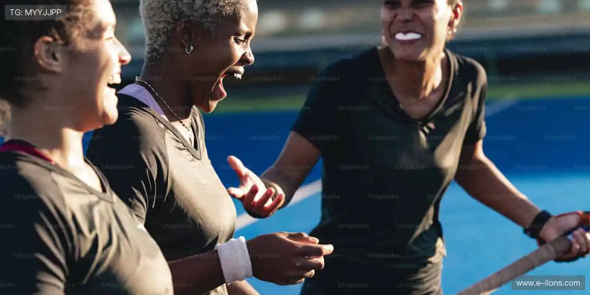 周边好物，粉丝专属！👕🎁 从球衣到纪念章，把热爱穿在身上！